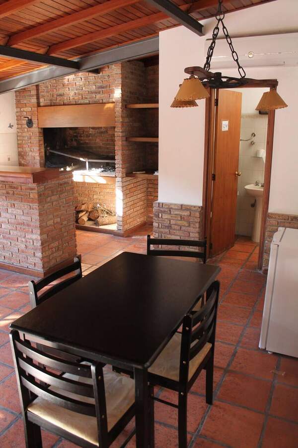 Parrillero con mesa